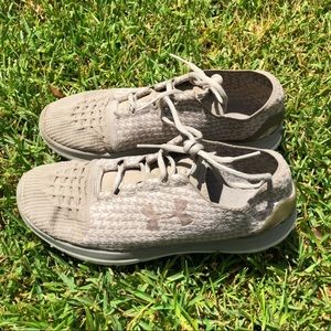 Under Armour  running shoes